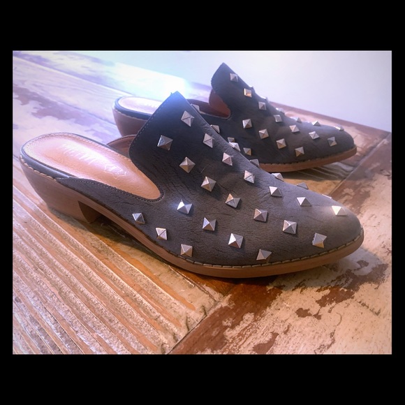 Brand new, studded shoes! - Picture 1 of 4